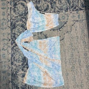 UNIQUE swimsuit coverup